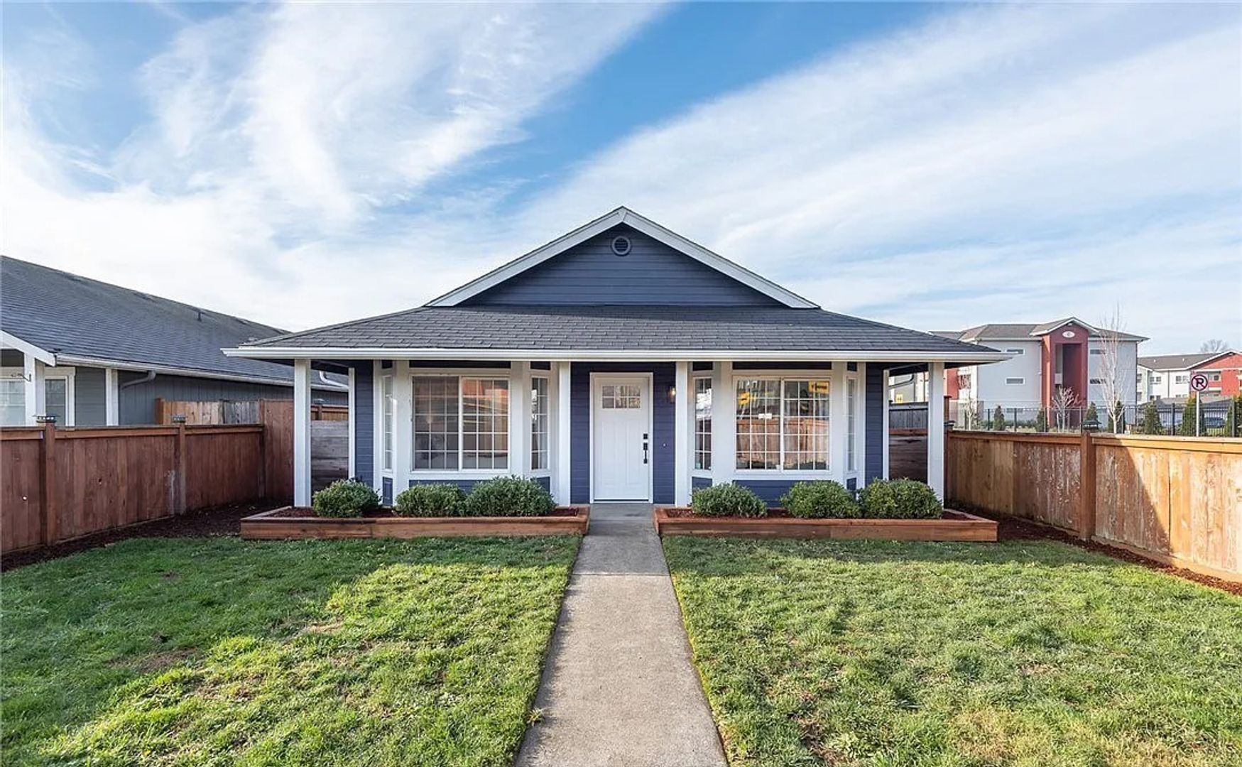 Kent House: 945 1st Ave N