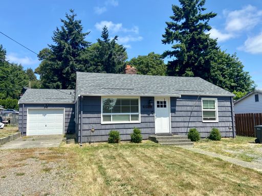 4 bedroom Seatac rambler w/ large yard