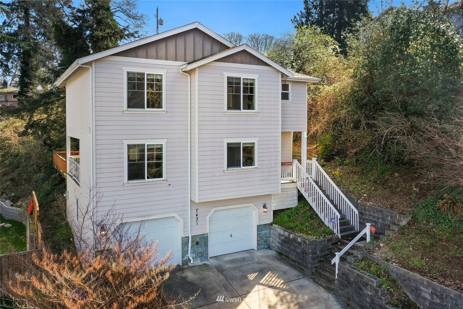 Tacoma House: 7431 S Fife St