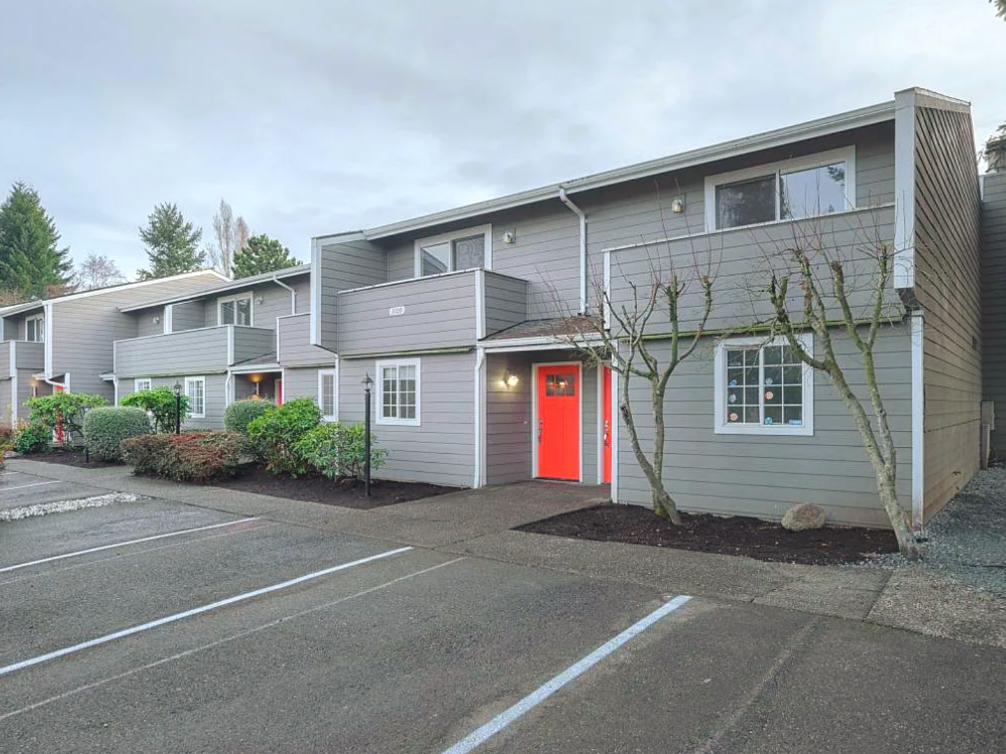 University Place Townhome: 3109 Bridgeport Way W