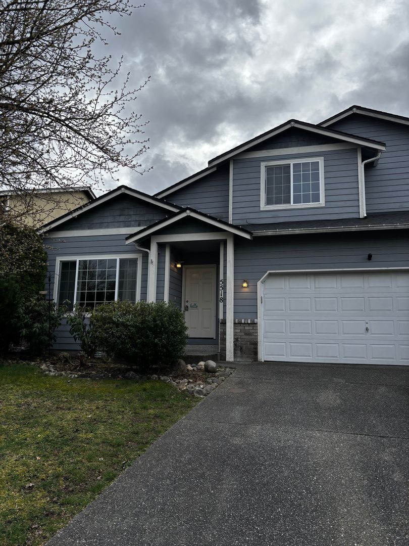 Spanaway House: 5518 208th St Ct E