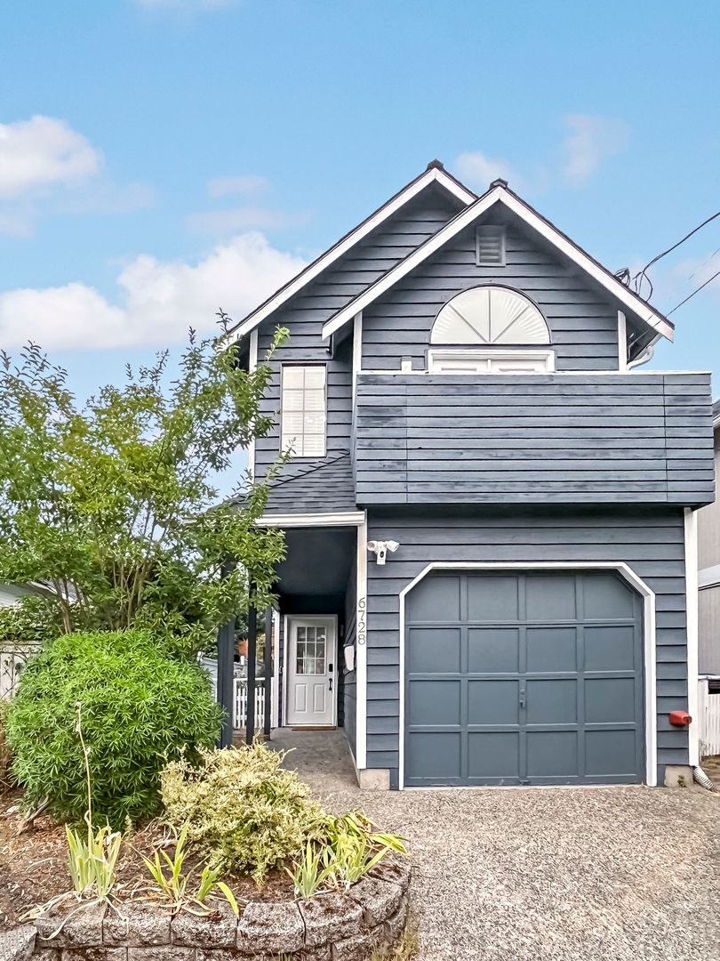 Seattle House: 6728 11th Avenue NW