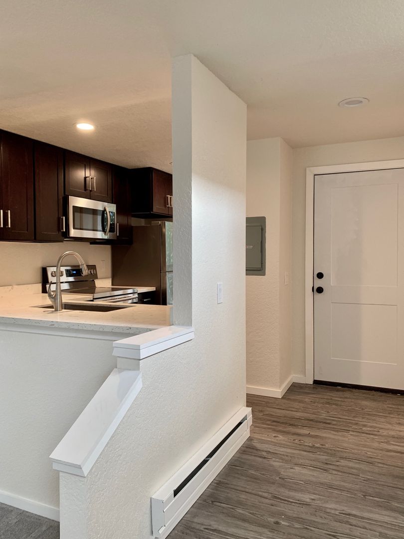 Bothell Apartment: 10324 NE 186TH ST