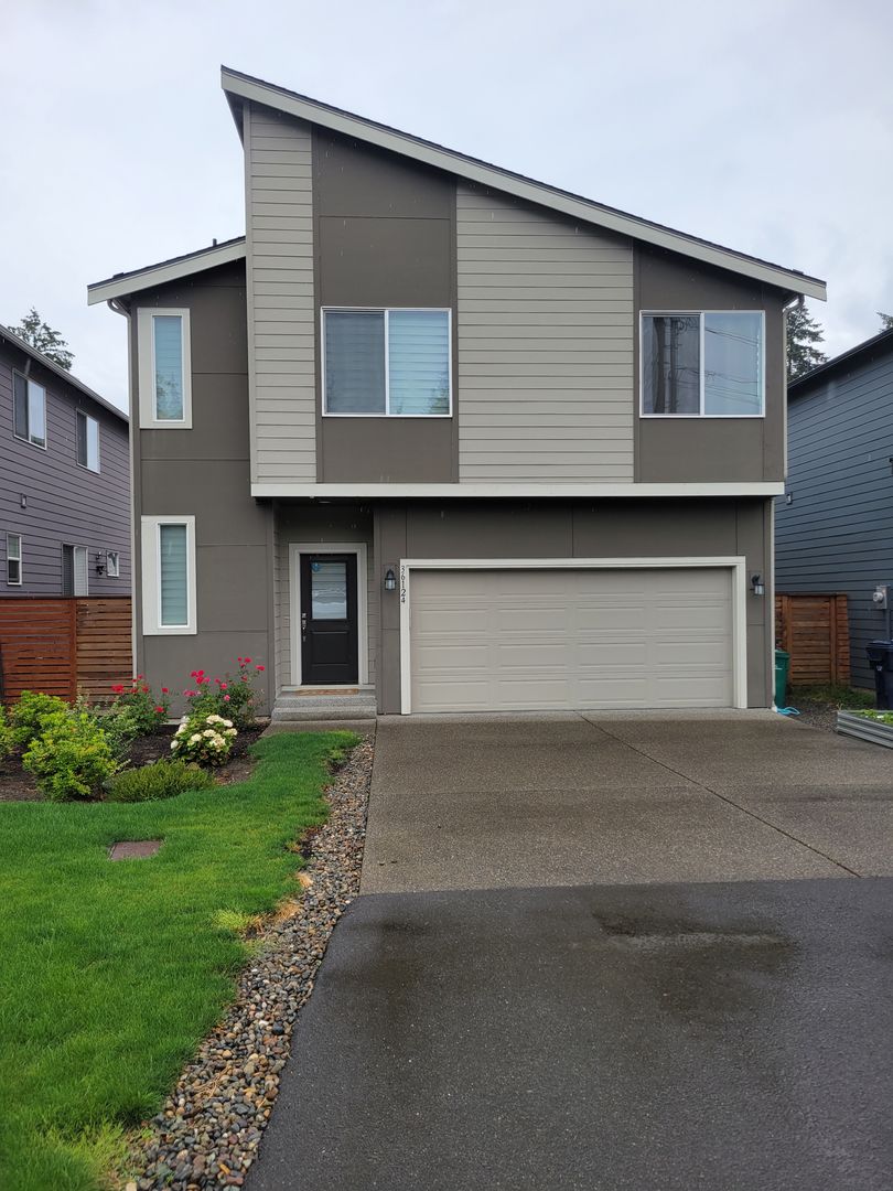 Auburn House: 36124 56th Ave S