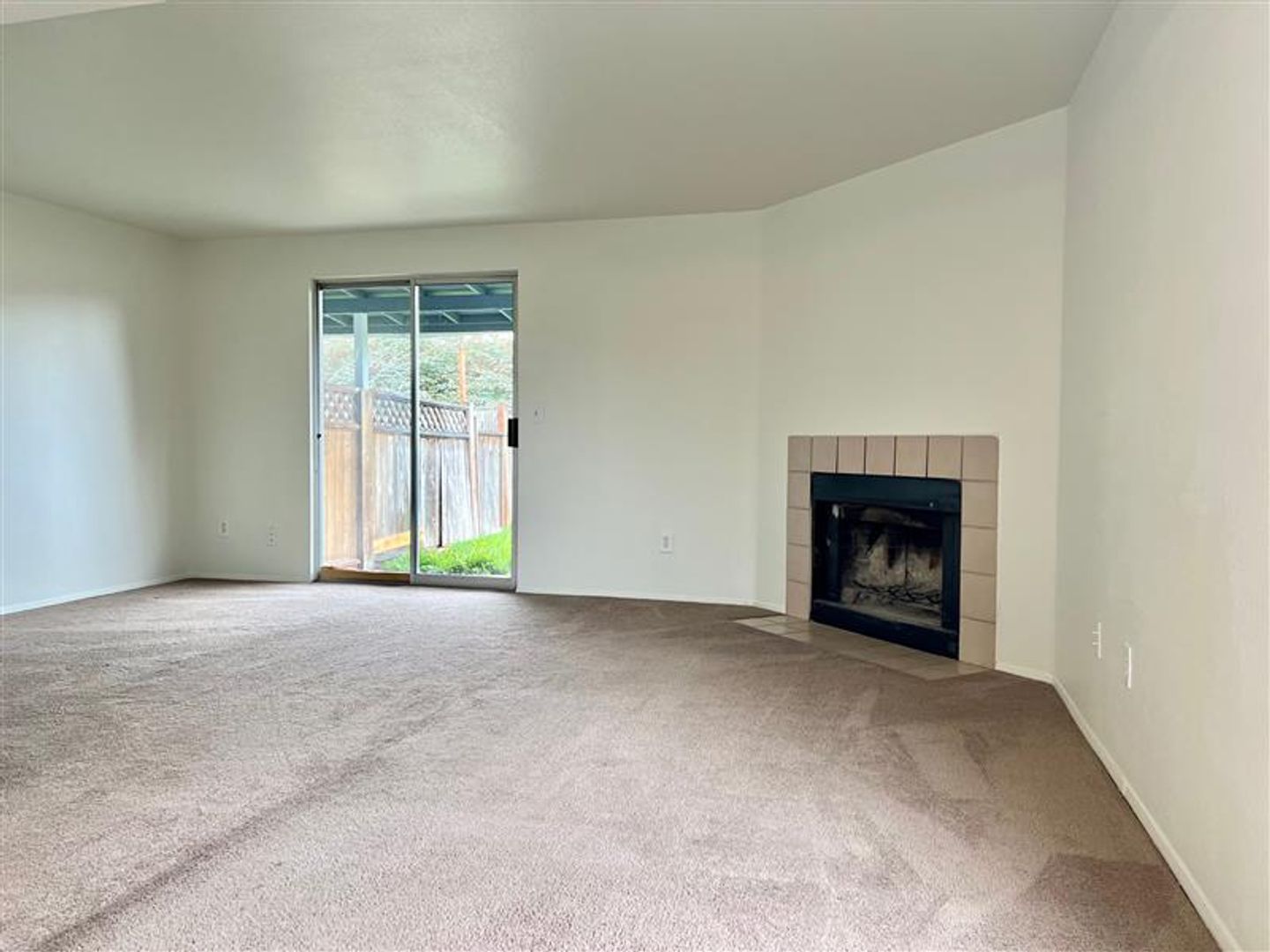 Auburn Apartment: 430 4th St SE