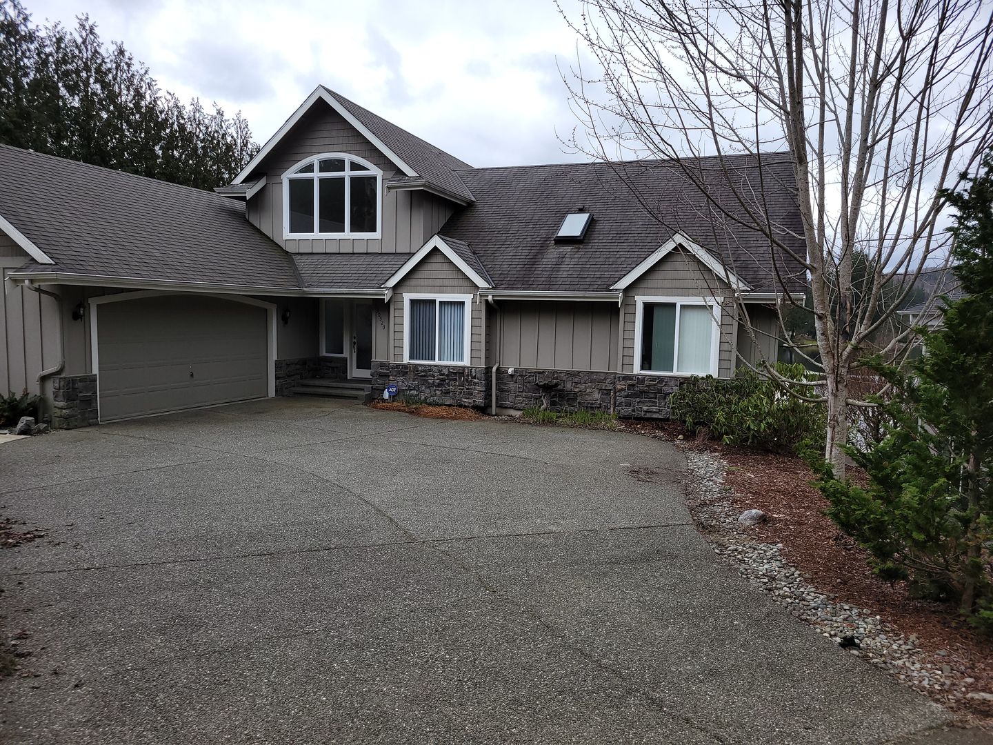 Ravensdale House: 30523 SE Lake Retreat N Dr