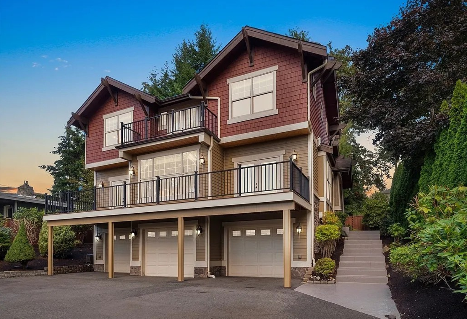 Newcastle House: 6614 Lake Washington Blvd SE