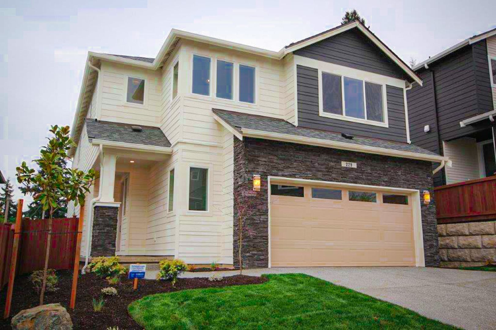 Bothell House: 229 179th Pl SW