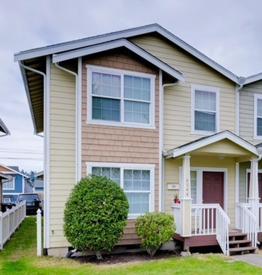 Tacoma House: 4544 S Warner St
