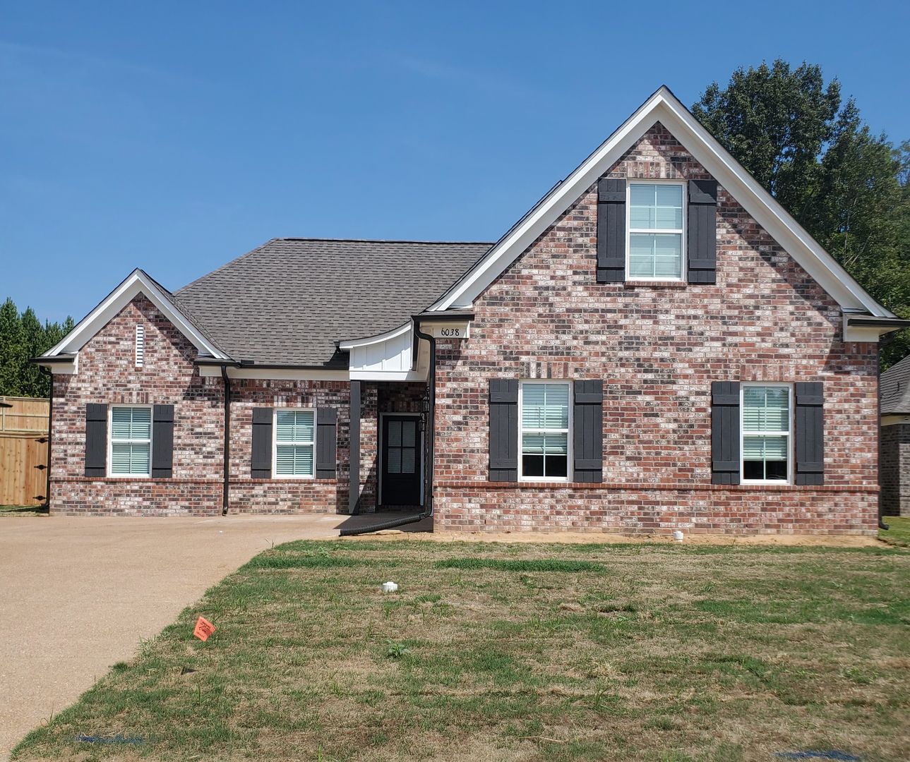 Walls House: 6038 Daffodil Lane