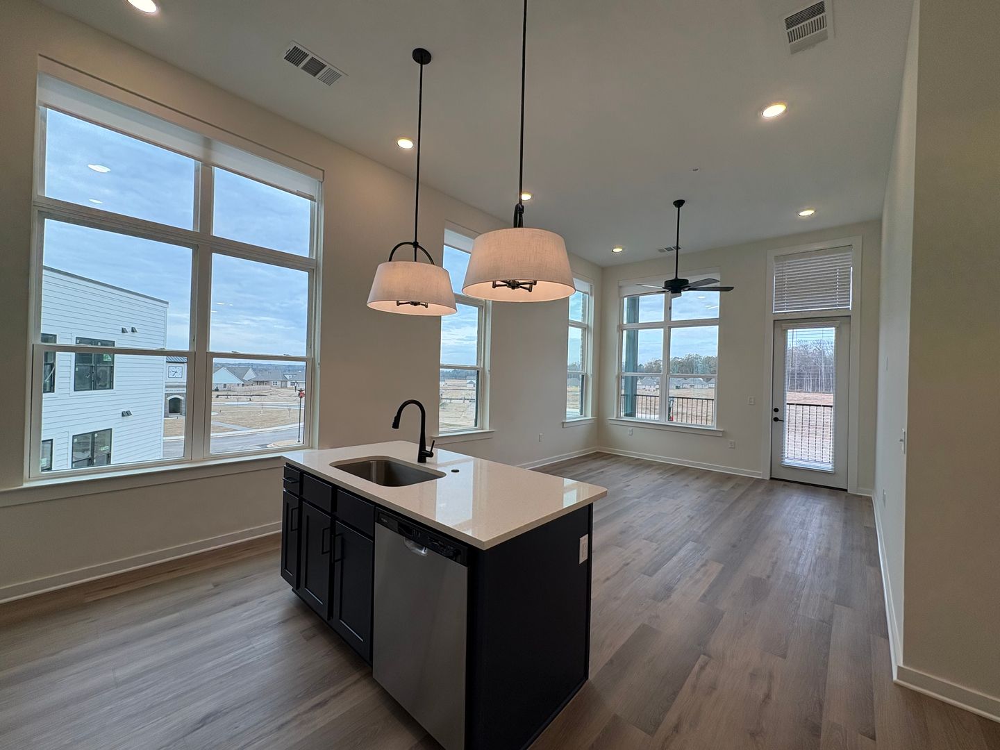 Nesbit Apartment: 865 Bolivar Drive