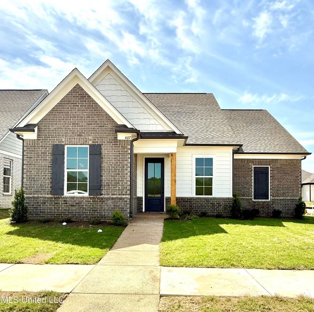 Nesbit House: 607 Sunflower Street