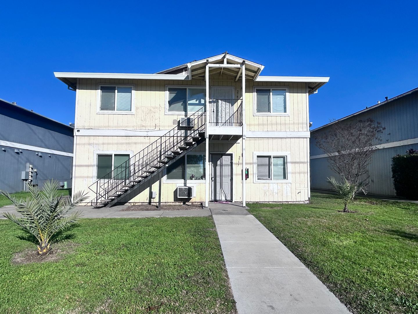 Sacramento Apartment: 2777-2783 Meadowview Road