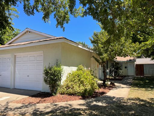 Two Bedroom One Bathroom Duplex in Rancho Cordova – photo 1