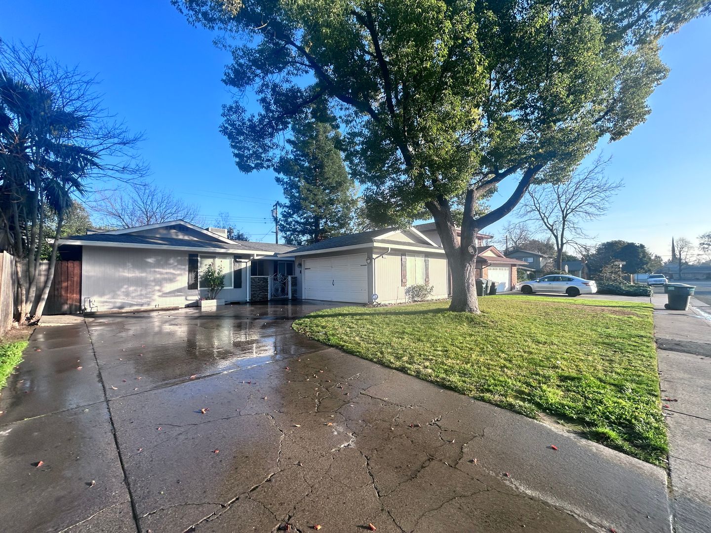 Sacramento House: 2575 Stansberry Way