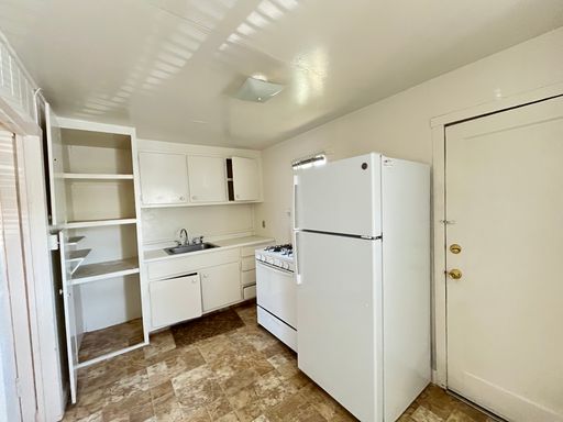 Charming One-Bedroom Near Downtown SLO with Full Kitchen – photo 1