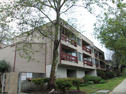 Clean and quiet Downtown SLO Condo- single level upstairs – photo 1