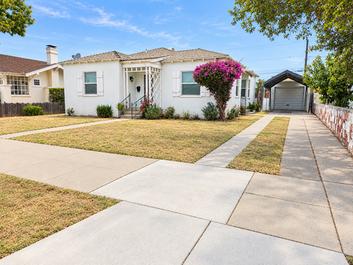 Charming 2-Bedroom Home with Hardwood Floors & Fenced Yard – photo 1