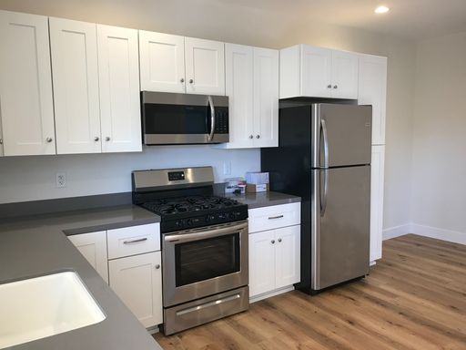 Upstairs Two Bedroom with views! – photo 1