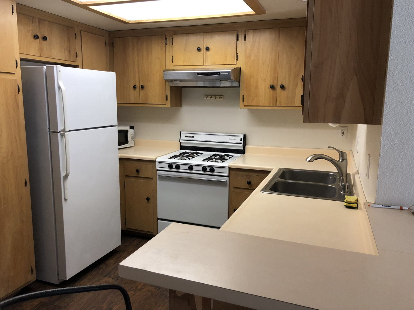 San Luis Obispo House: 1239 E. Foothill Unit 204