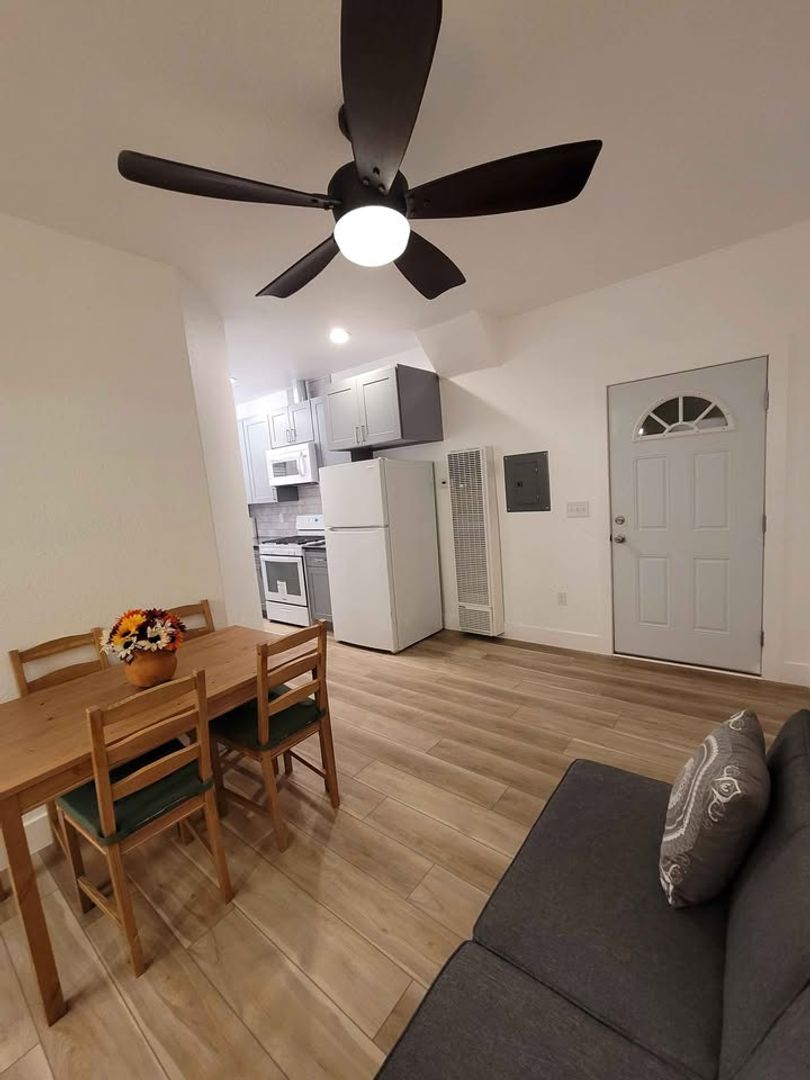 Santa Maria House: 1711 Adler Ct