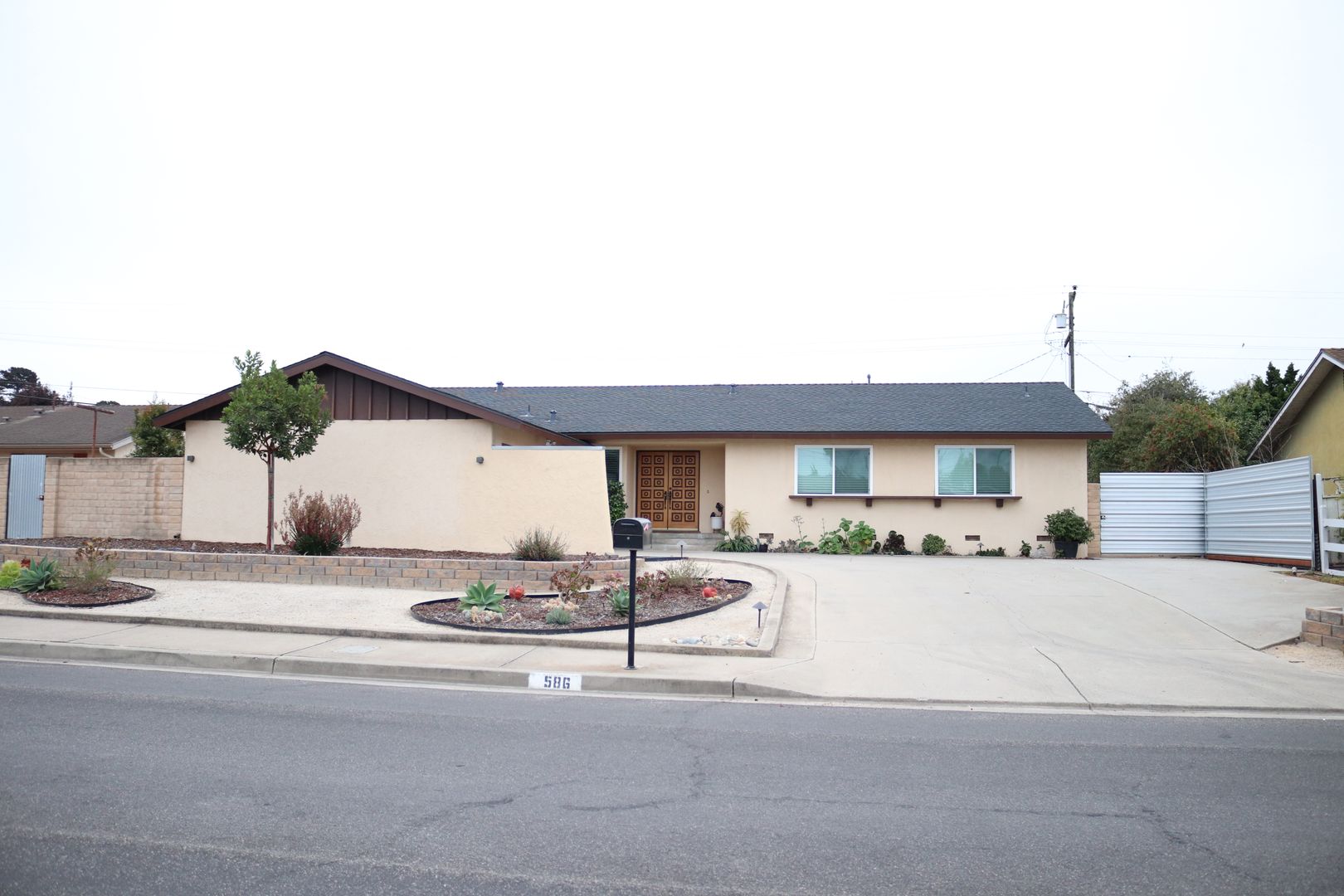 Santa Maria House: 586 Poppy Ln
