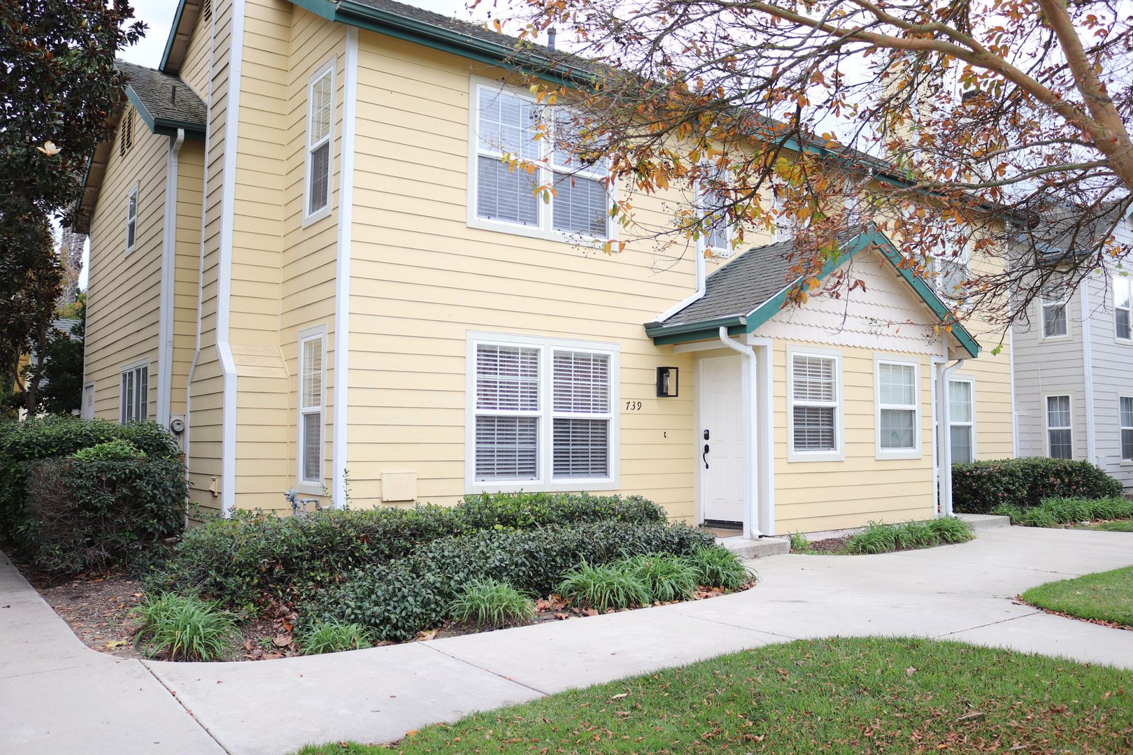 Los Alamos Townhome: 739 Shaw St
