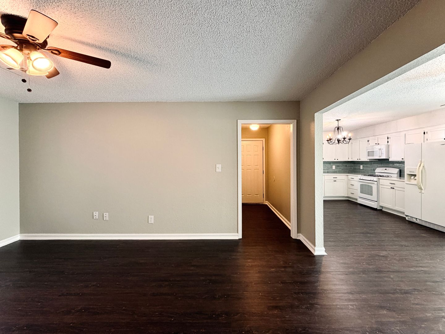14018 S. Hickory Pl. 2 of 8