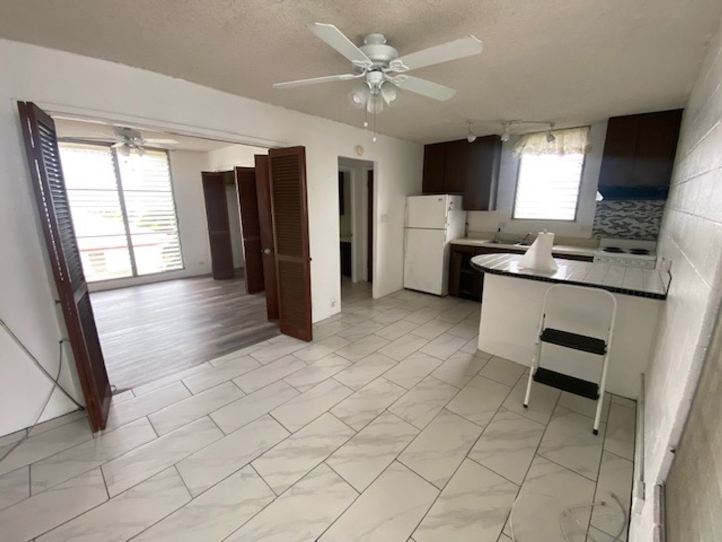 Honolulu Apartment: 1917 Algaroba St.