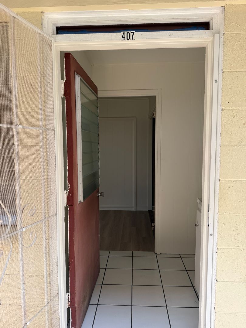 Honolulu Apartment: 1917 Algaroba St.