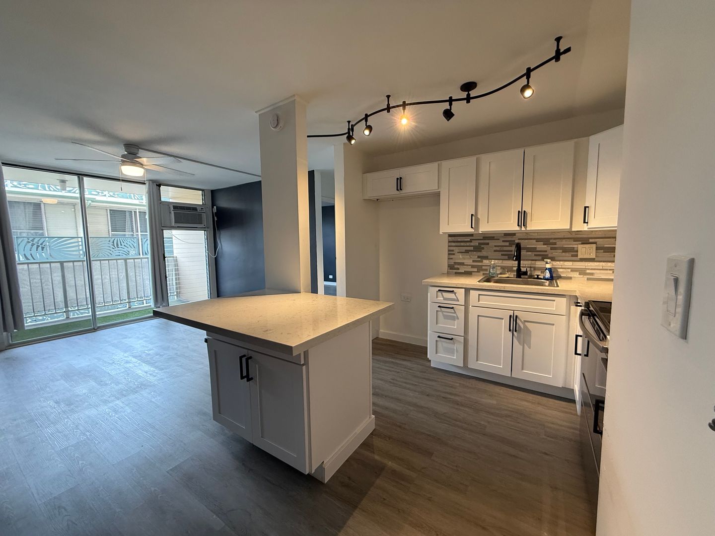 Honolulu House: 785 Kinau St