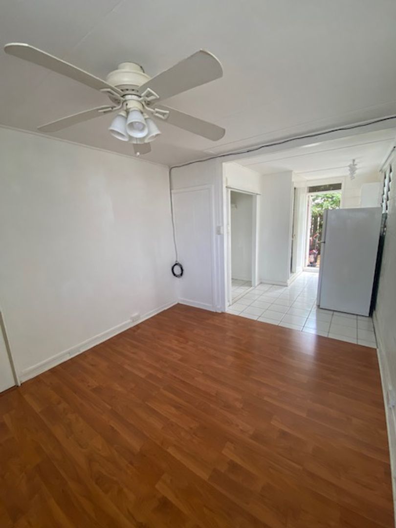 Honolulu Apartment: 1917 Algaroba St.