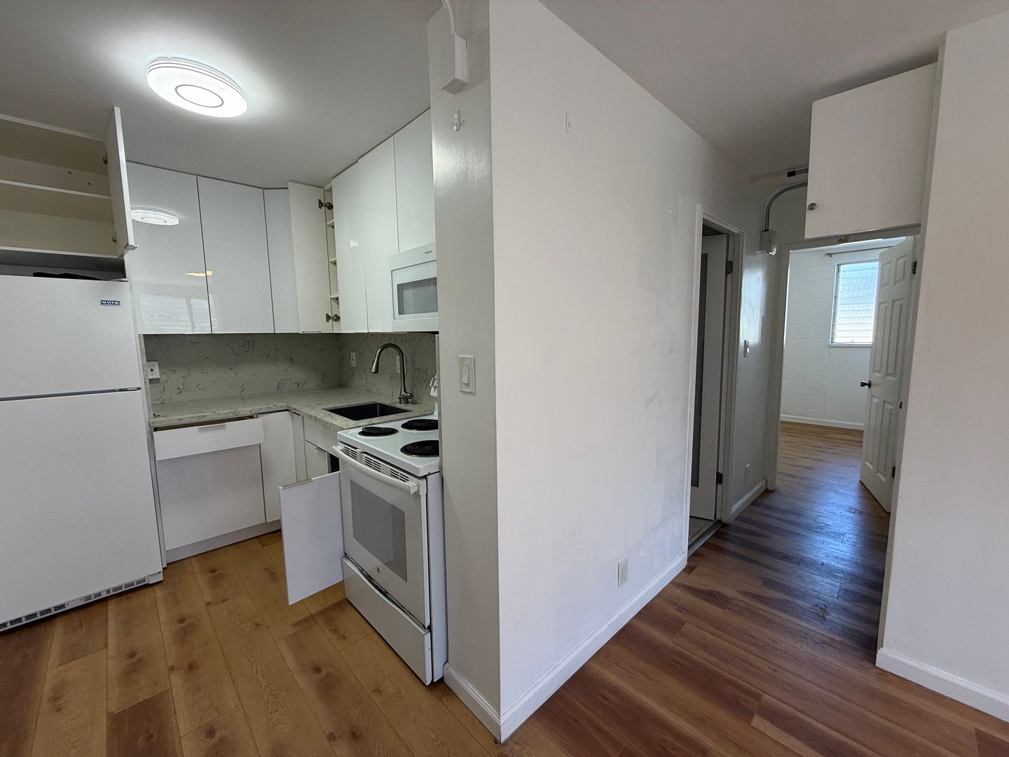 Honolulu Apartment: 2745 Kapiolani Blvd