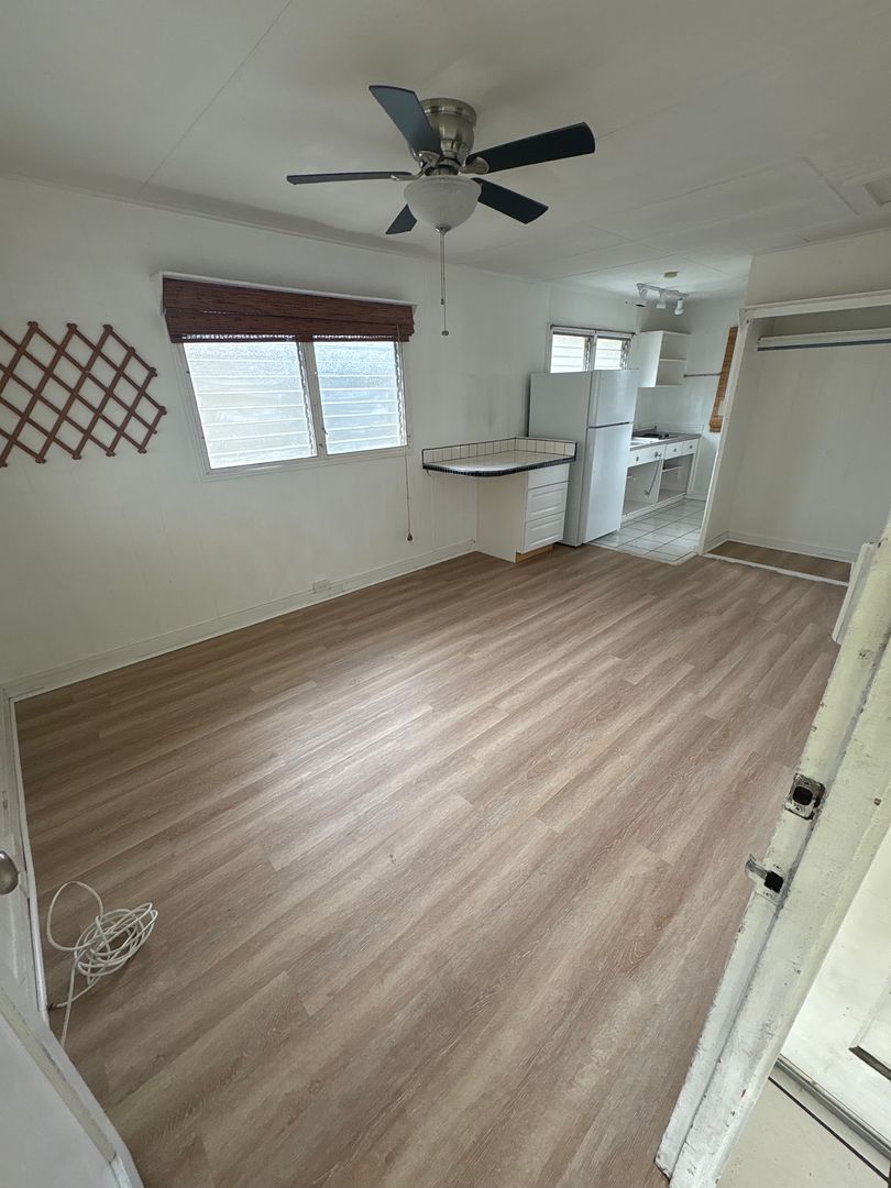 Honolulu Apartment: 1917 Algaroba St.