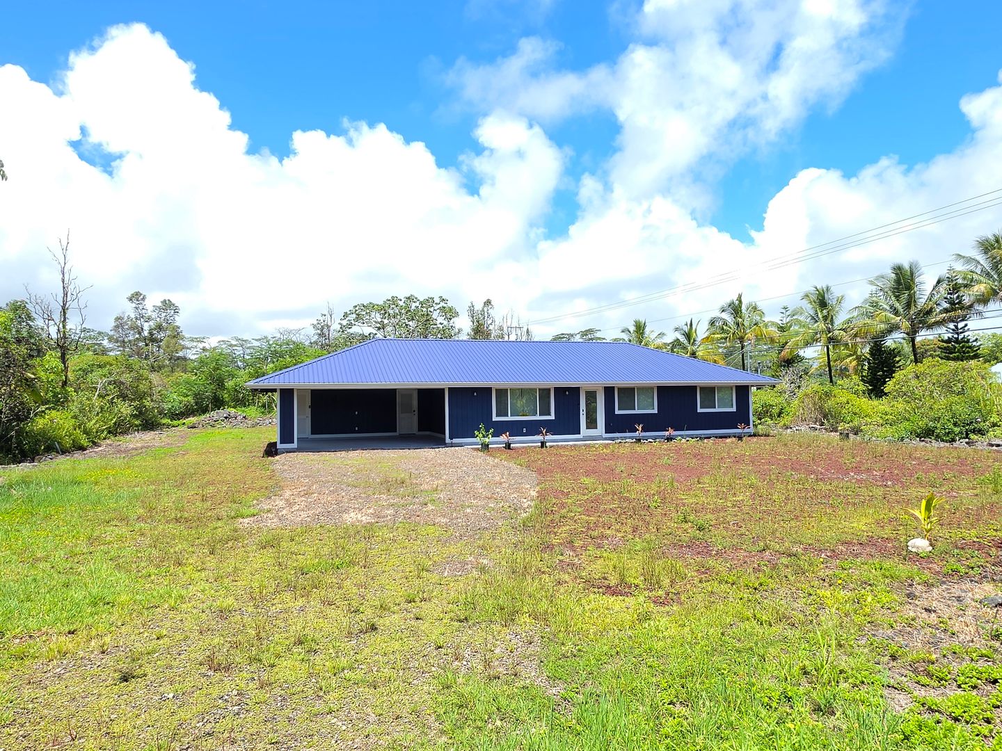Keaau House: 15-1754 10th Ave.