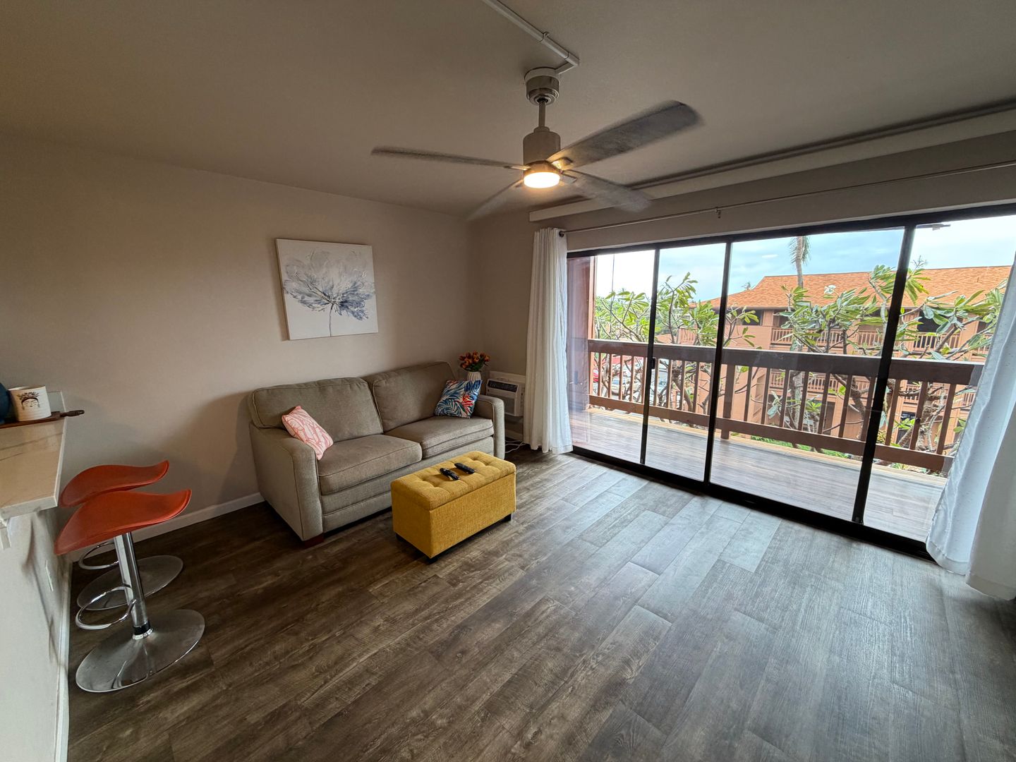 Lahaina House: 3740 Lower Honoapiilani Rd C202
