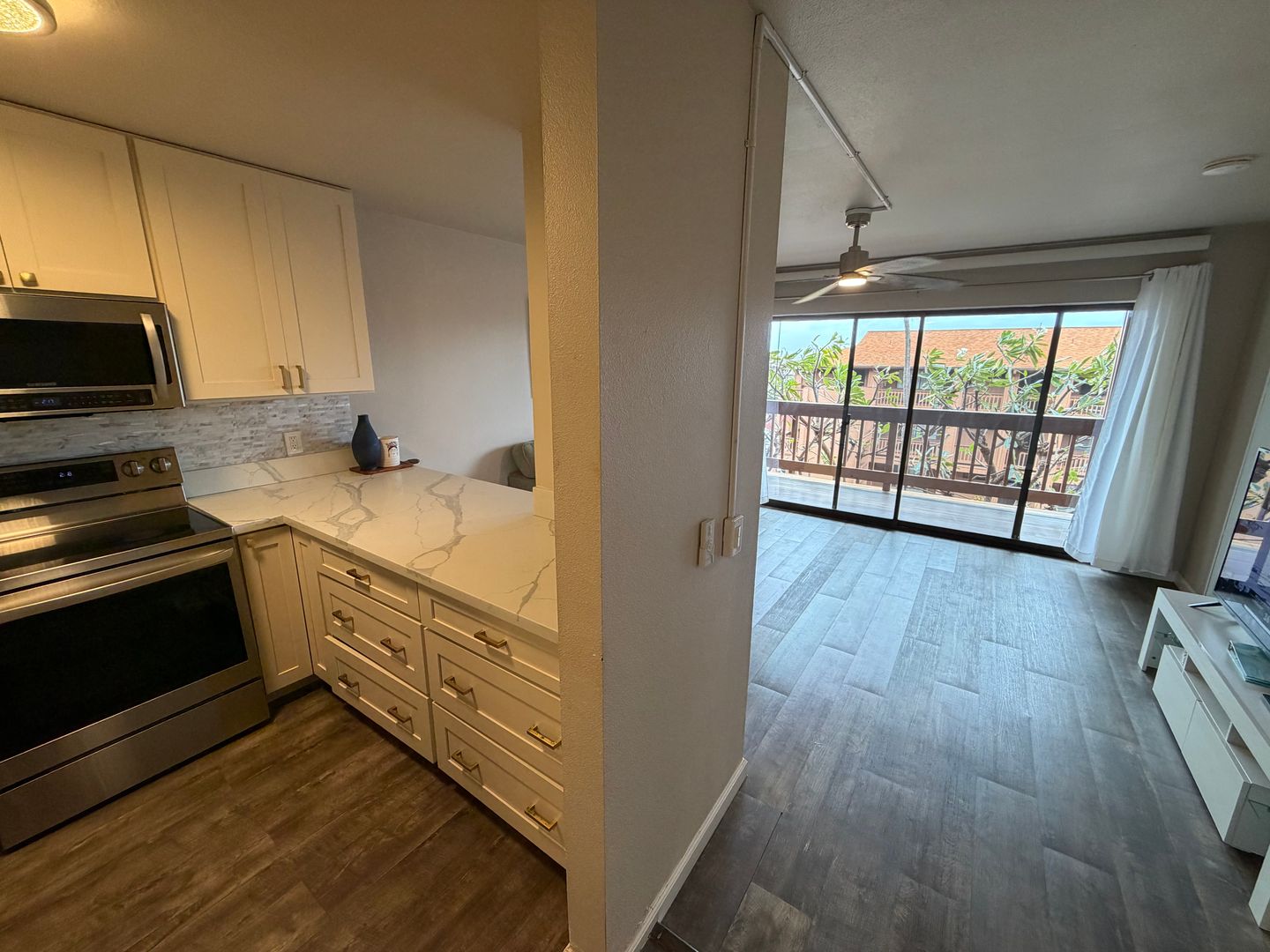 Lahaina House: 3740 Lower Honoapiilani Rd C202