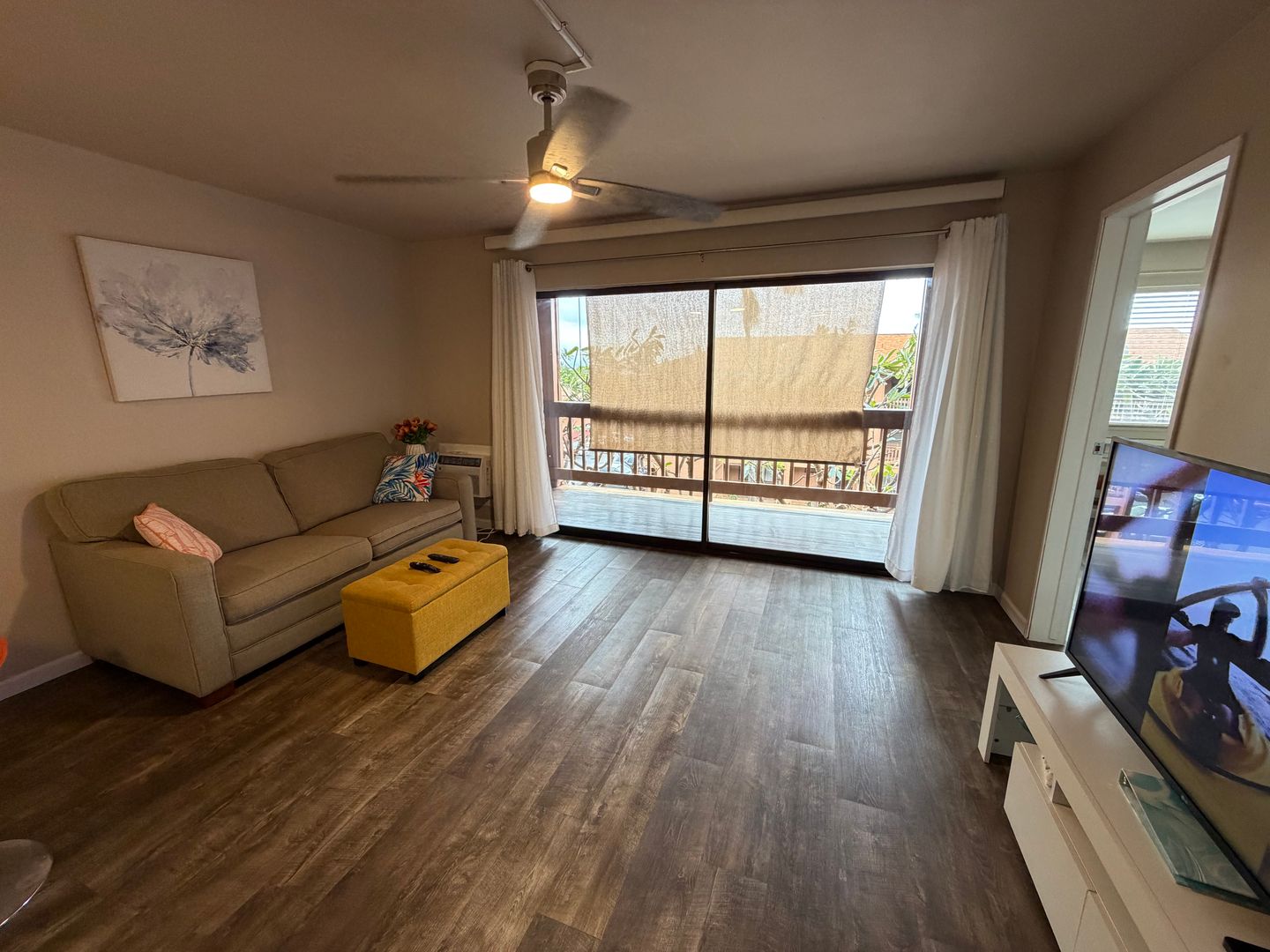 Lahaina House: 3740 Lower Honoapiilani Rd C202