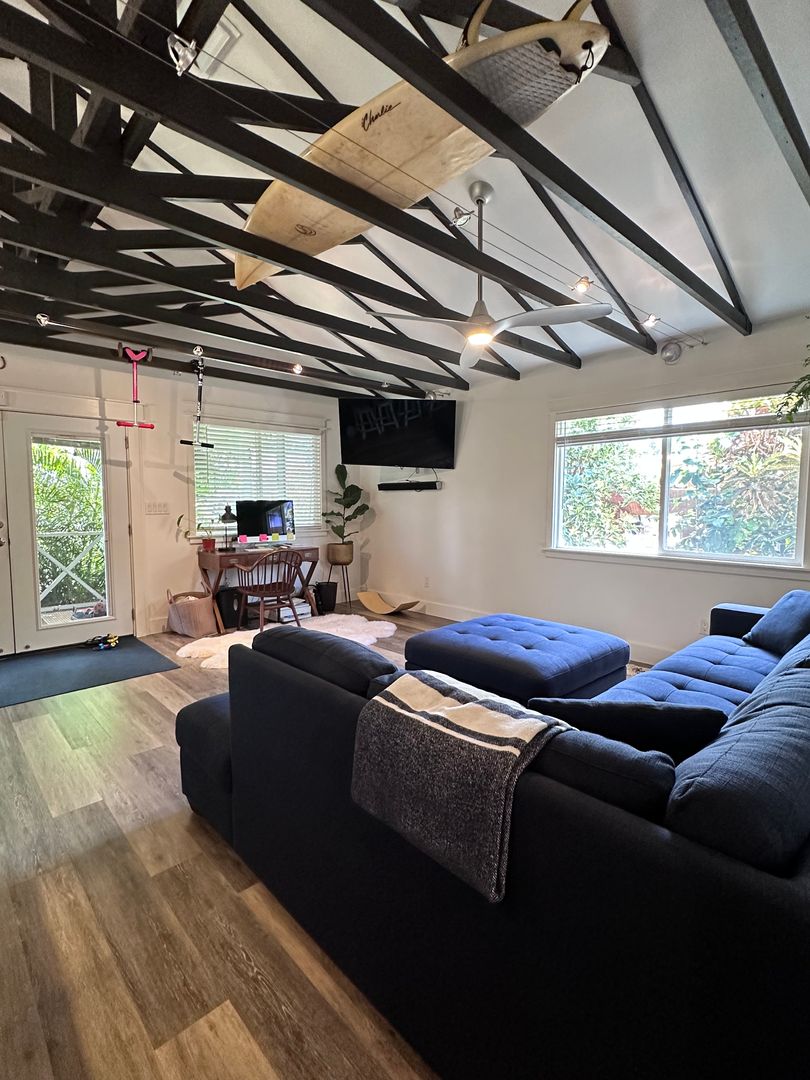 Paia Apartment: 42 Kupono st