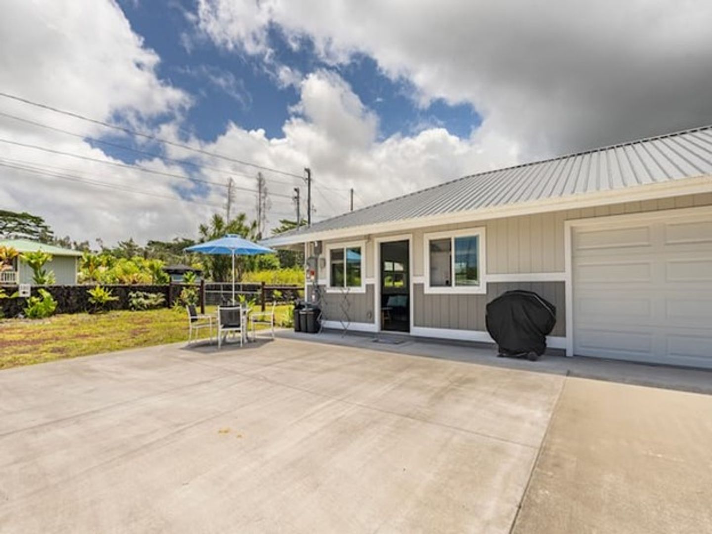 Keaau House: 15-1550 22nd Ave.