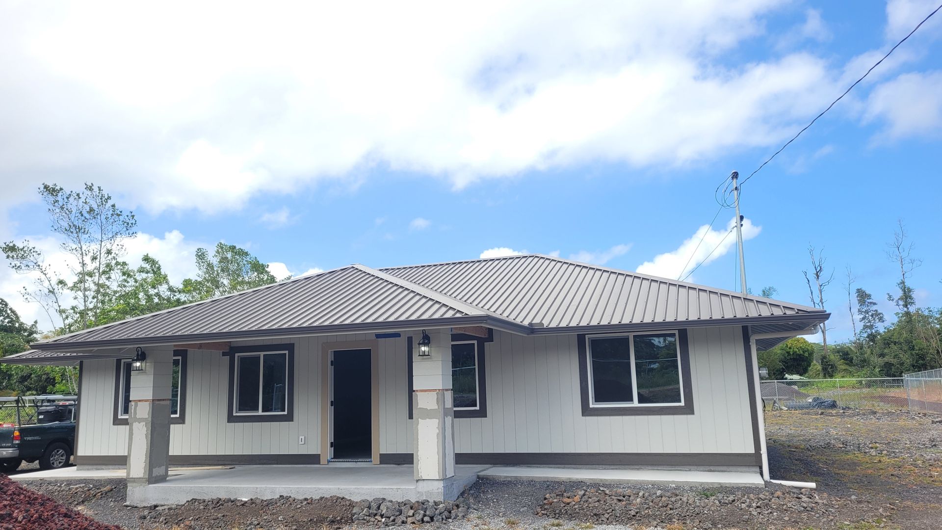 Keaau House: 15-1931 19th Ave.