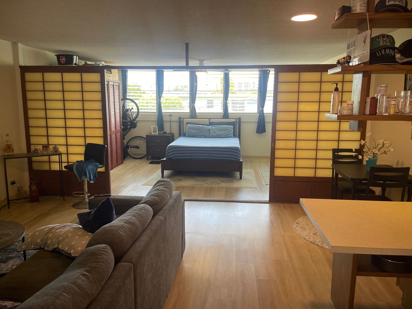 Kailua Apartment: 48 Maluniu Ave