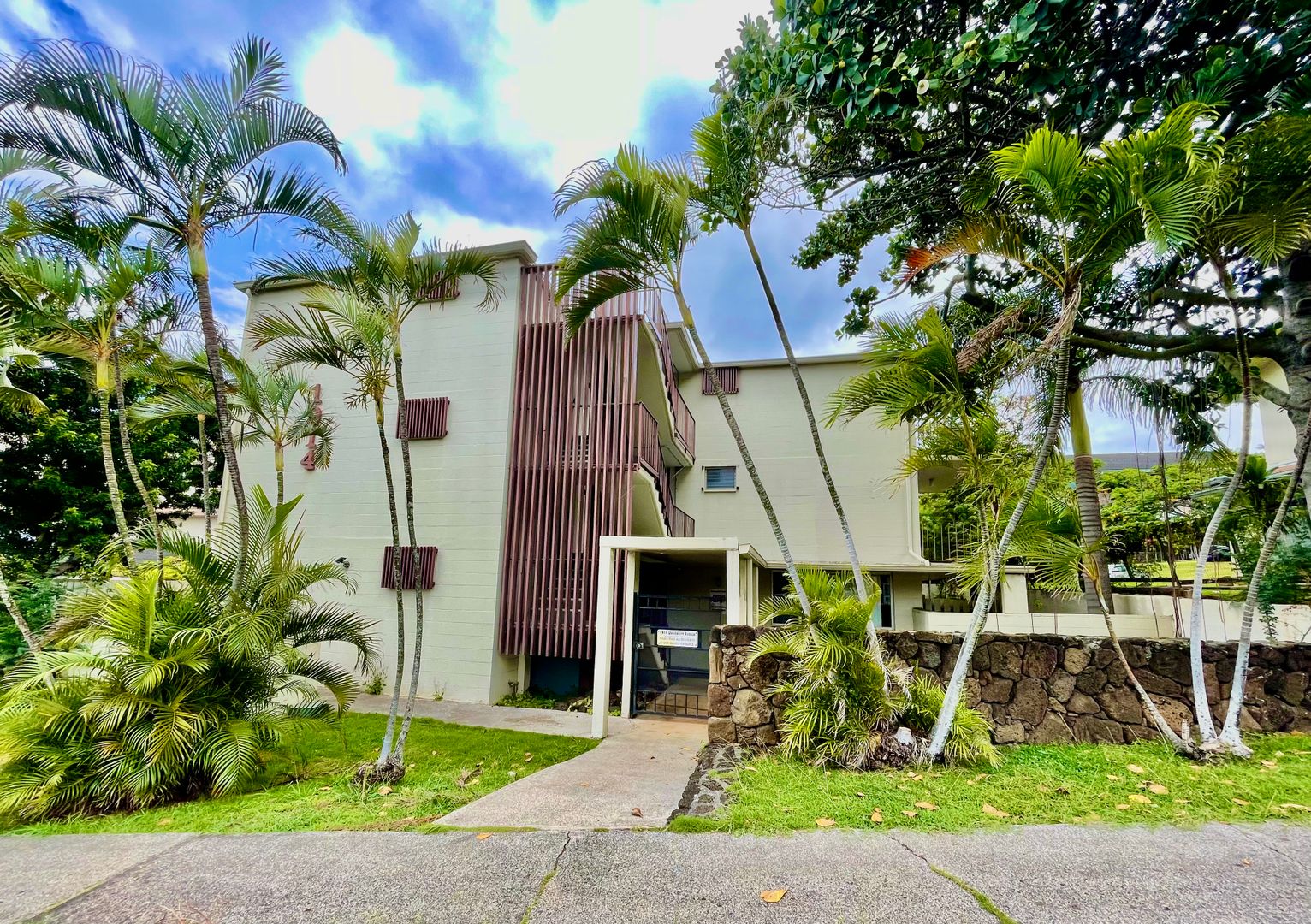 Honolulu Condo: 1914 University Avenue Unit #202