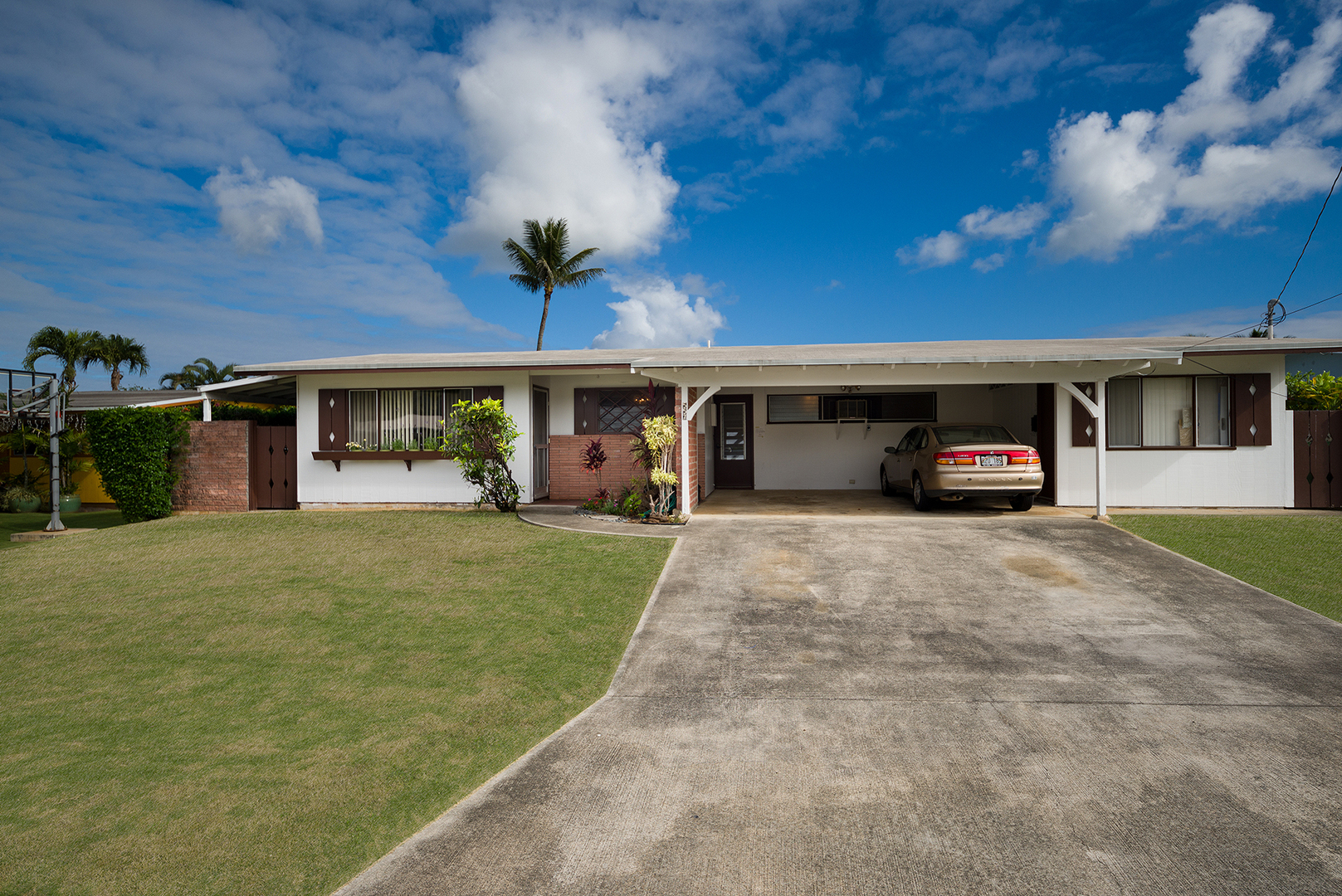 Kailua House: 557 Ululani Street
