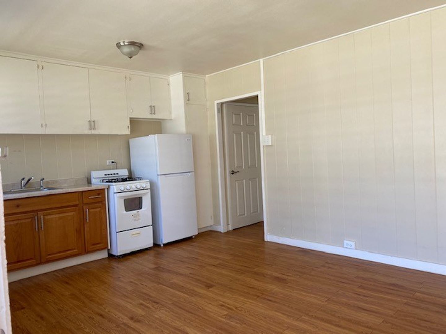 Honolulu Apartment: 2123 Waiola Street