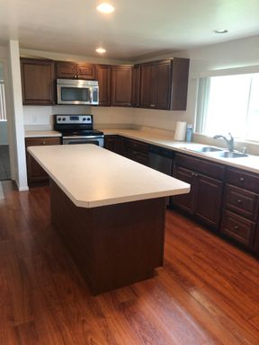 Large 3 bedroom 2 bath Duplex with Koolau and Kaneohe Valley Views
