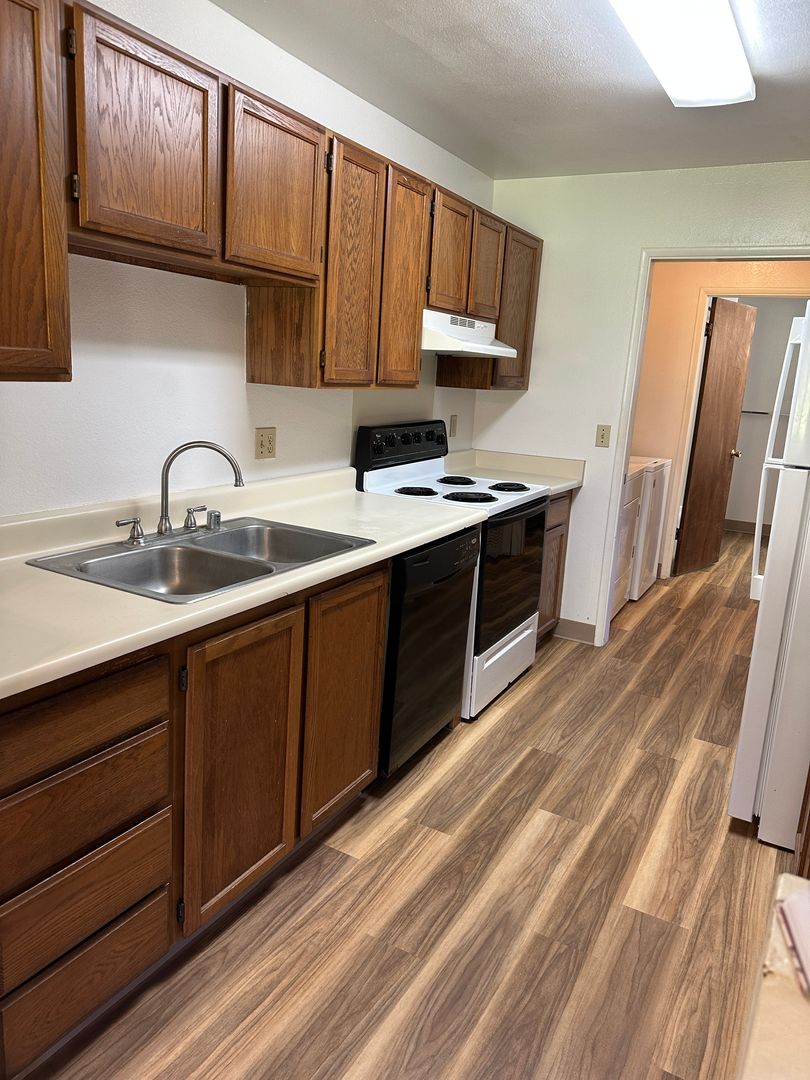 Wahiawa House: 2069 California Avenue #14E