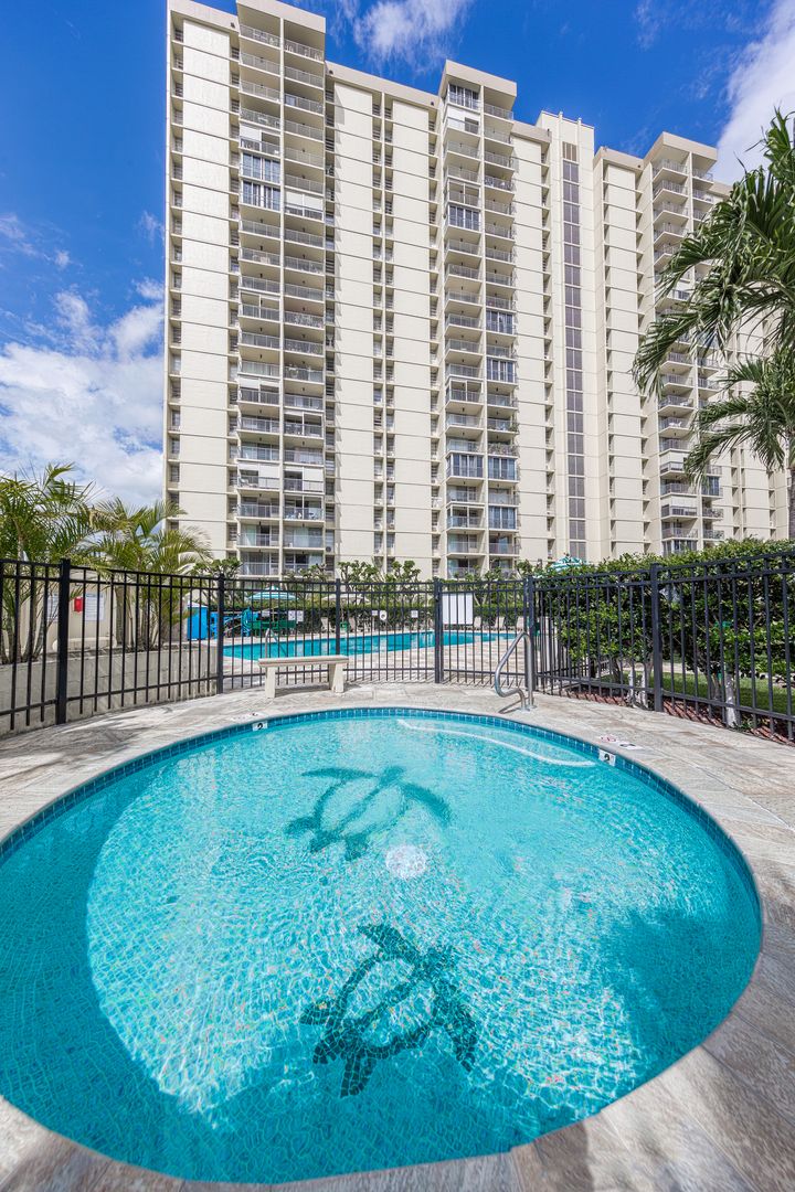 Honolulu Condo: 3161 Ala Ilima St.