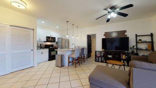 Pet-friendly 2bed/2bath/2parking in Gated Community at Palm Court
