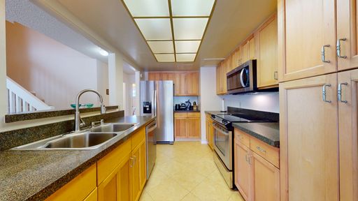 For Rent: Fully-furnished 4 bedroom, 3 bath Waterfront Townhouse at Colony Marina – photo 1